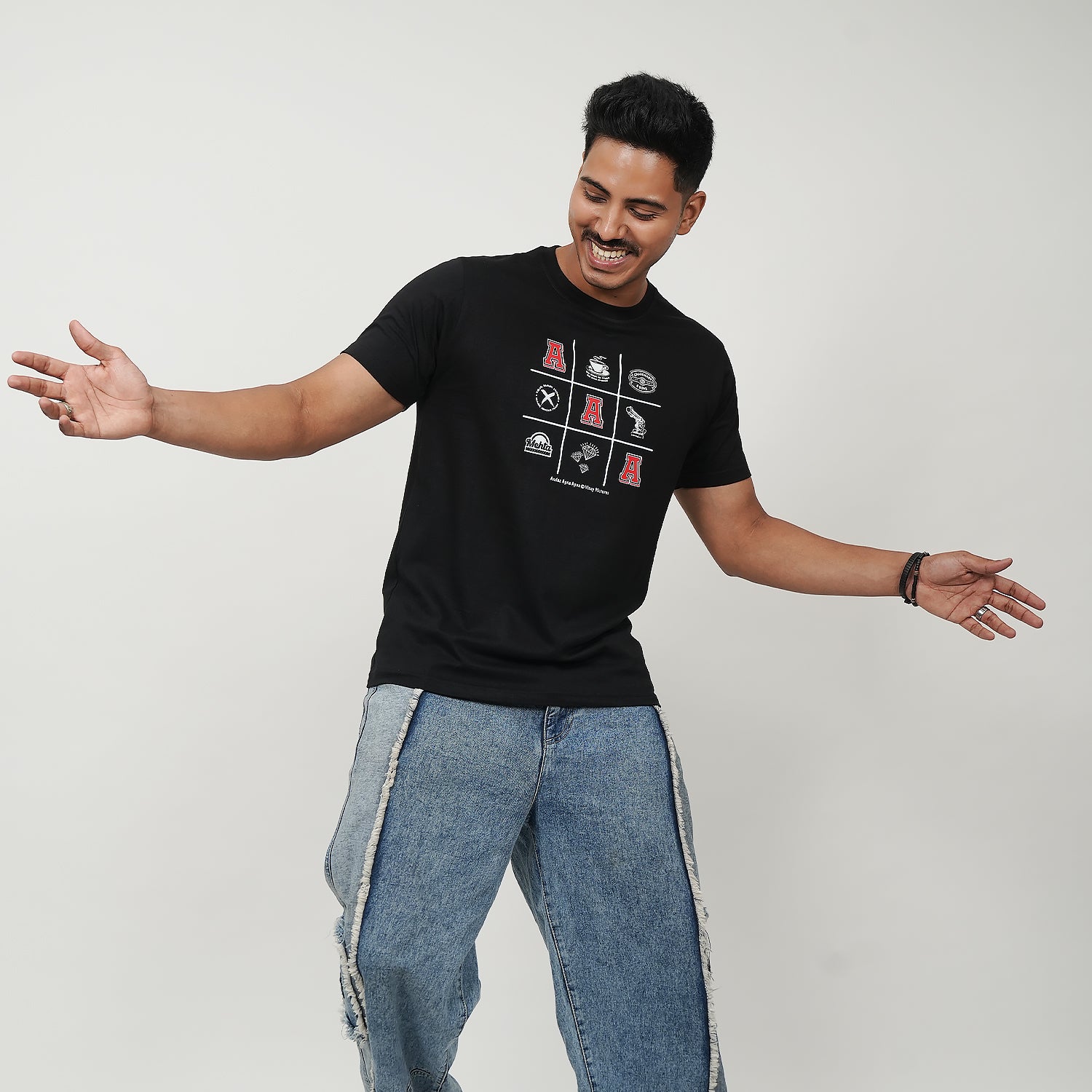 Andaz Apna Apna: The Tic Tac Toe Black T-Shirt